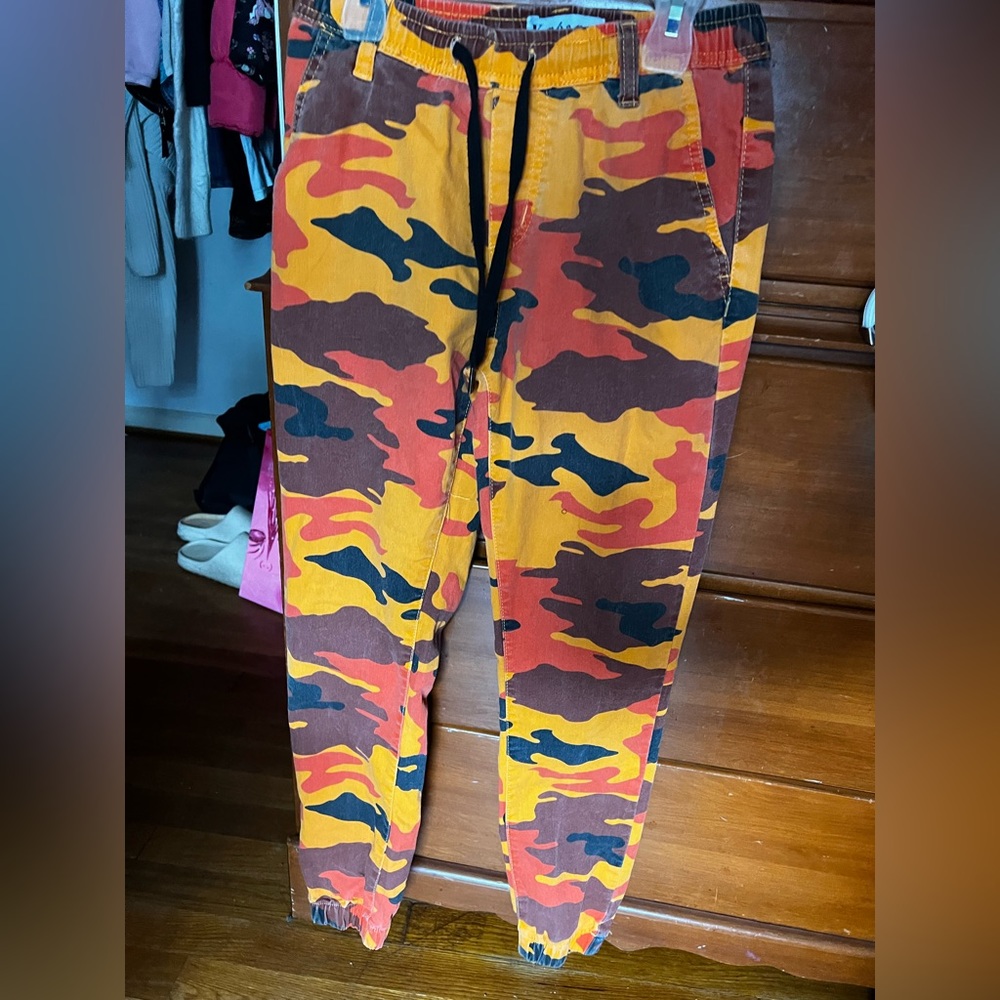 Camo cargo pants size small (used but washed)